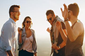 How can extroverts deal with the lockdown