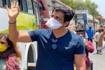 Mumbai, May 28 (IANS) Governor of Maharashtra Bhagat Singh Koshyari has praised Bollywood star Sonu Sood for extending help to stranded migrant labourers, and ensuring safe travel for them.