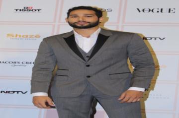 Mumbai: Actor Siddhant Chaturvedi at 10th Vogue Beauty Awards in Mumbai on Sep 26, 2019. (Photo: IANS)