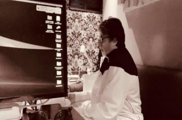 Big B's 'laptop went into a lockdown'!.