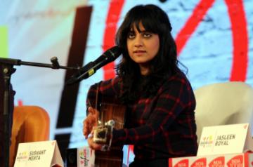 Mumbai, May 28 (IANS) Singer Jasleen Royal will be driving from Mumbai to her hometown Ludhiana, and plans to halt for the night at Udaipur. The singer will be travelling with her pet dog.	(File Photo: IANS)