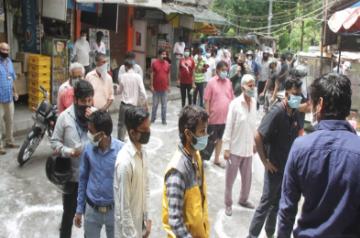 People queue up to buy alcohol. (Representative Picture)