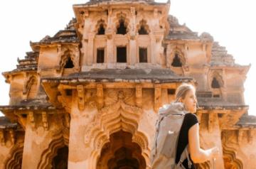 A tourist in India (Source: Unsplash)