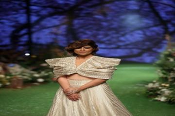 Mumbai, June 24 (IANS) After posting a motley of pictures of nature, filmmaker-author Tahira Kashyap Khurrana was in the mood for selfies.