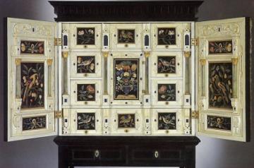 (Photo: La Biennale Paris/Insta)