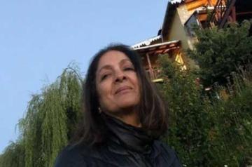 Neena Gupta's new selfie is all about home and the moon.