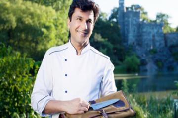 Michelin-star chef Vikas Khanna, whose debut film as a director "The Last Color" was in contention for an Oscar nomination at the last Academy Awards, has taken a break from both culinary and filmmaking duties to turn focus on social service.