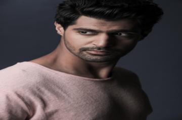 Mumbai, July 1 (IANS) Actor Tanuj Virwani is spending as much time as possible with his father before he flies off to UAE for work.