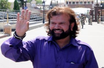 Hans Raj Hans. (File Photo: IANS)