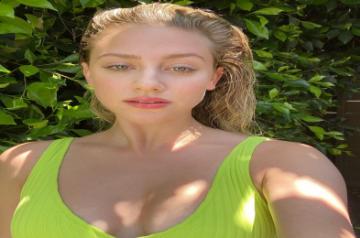 Lili Reinhart.