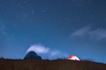 Sky Gazing (Photo: Unsplash) 