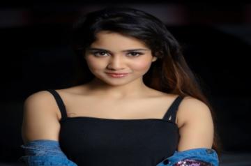 Ashi Singh.