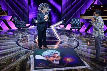 Big B gets a special 'colourful' tribute from fan.