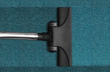 Vacuuming. (Photo: Pixabay)