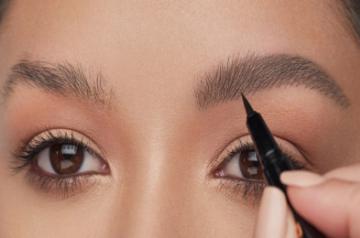 Feathered eyebrow trend. (Photo: Anastasia Beverly Hills)
