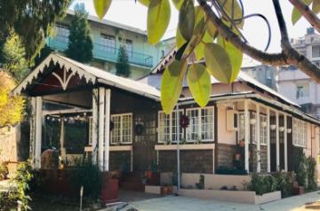 Midhill Cottage: Wildrose Suite, Shillong