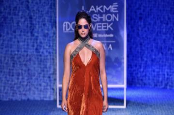 Miss Universe Harnaaz Kaur Sandhu walked for designers Shivan and Narresh at FDCI x LFW