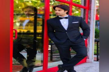Vivian Dsena.
