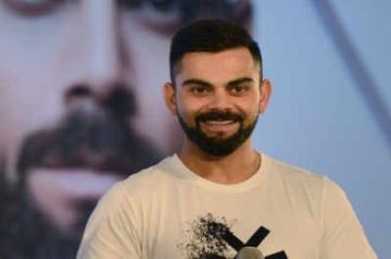 Virat Kohli wins Internet with his dance on 'Oo Antava Oo Oo Antava'.