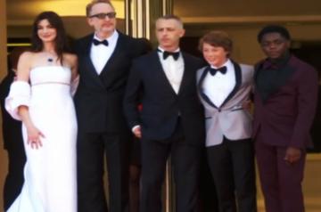 James Gray, Anne Hathaway, Jeremy Strong get emotional at 'Armageddon Time' Cannes screening.