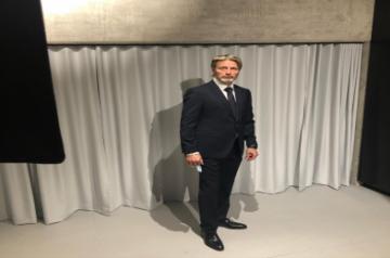 Mads Mikkelsen opens up on replacing Johnny Depp in 'Fantastic Beasts 3'.