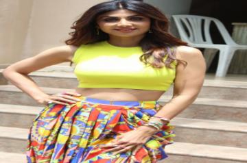 #Girlpower: Shilpa Shetty calls every woman a superhero without a cape