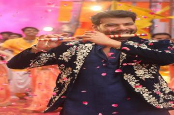 Shabir Ahluwalia cycles his way to the sets of 'Pyaar Ka Pehla Naam Radha Mohan'