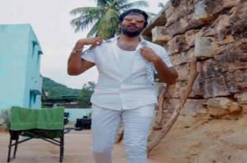 Vishnu Manchu's First Look from 'Ginna' released.