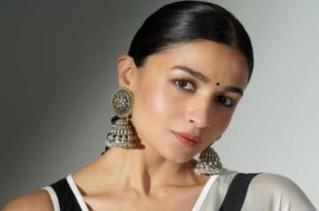 Koffee With Karan Season 7: Alia talks about fitting into Kapoor family on first episode