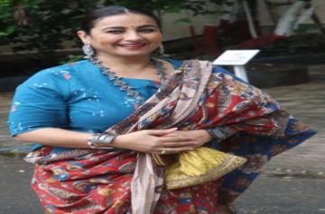 Mumbai : Actress Divya Dutta during the flag hoisting event at NMIC on the occasion of 75th Independence Day, in Mumbai on Monday, August 15, 2022.  (Photo:Sanjay Tiwari/IANS)