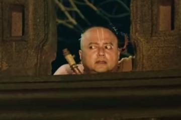 For his potbellied 'Ponniyin Selvan' character, Jayaram got a separate menu.(photo:Ponniyin Selvan/ https://www.youtube.com/watch?v=KsH2LA8pCjo)
