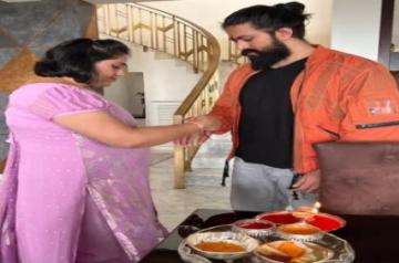Yash celebrates Rakhi.