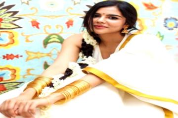 Kalyani Priyadarshan to play lead in 'Sesham Mike-il Fathima'.
