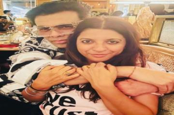Karan Johar heaps love on 'favourite filmmaker' Zoya Akhtar.(photo:Instagram)