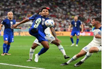 Al Khor:Weston McKennie of the United States controls the ball during the World Cup group B soccer match between England and The United States, at the Al Bayt Stadium in Al Khor , Qatar, Friday, Nov. 25, 2022.(Photo:Suman Chattopadhyay/IANS/Image Solution)