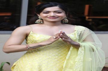 Mumbai:Bollywood Actress Rashmika Mandanna poses for photos at Jw Marriott in Mumbai on Wednesday September 28,2022.(Photo: Sanjay Tiwari/IANS)