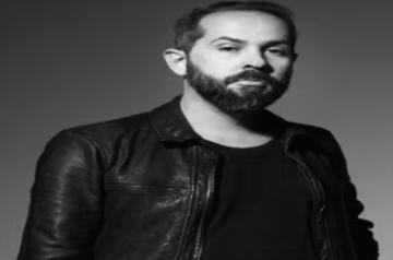 Greg Gonzalez of Cigarettes After Sex reveals his favourite part while performing live