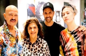 Hrithik Roshan hosts K-Pop star Jackson Wang at home.