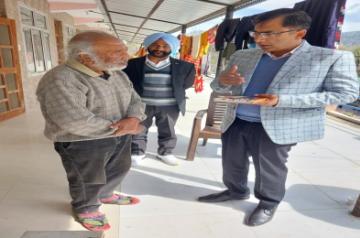 Somalian movie director Ã¢ÂÂThe Somali DarvishÃ¢ÂÂ battling penury, health in Himachal