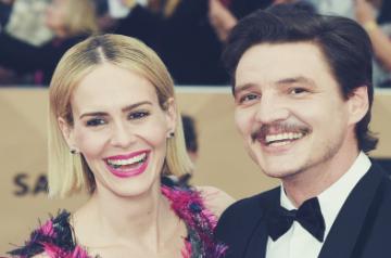 Sarah Paulson gave her wages to Pedro Pascal so he could 'feed himself'(twitter)