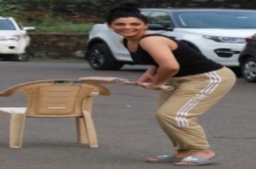 'Ghoomer' actress Saiyami Kher learnt to play cricket 'seeing Sachin on TV'