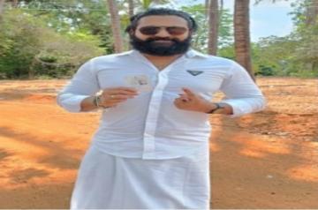 Actor, director Rishab Shetty comes to voting in Kantara getup, wins hearts with simplicity