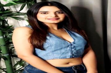 Ayushi Khurana.