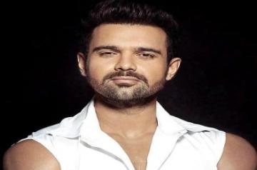 Mahaakshay Chakraborty