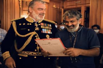 'RRR' Actor Ray Stevenson Dies At 58.(photo:Twitter/@ssrajamouli)