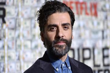 Oscar Isaac talks about what separates Steven Grant from Marc Spector